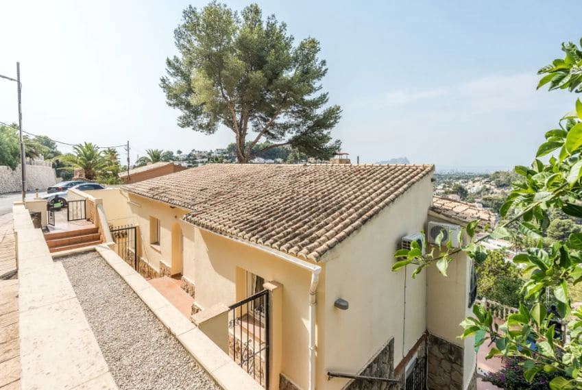 7 soveværelse Villa til salg i Benissa med swimmingpool garage - € 695.000 (Ref: 9454686)