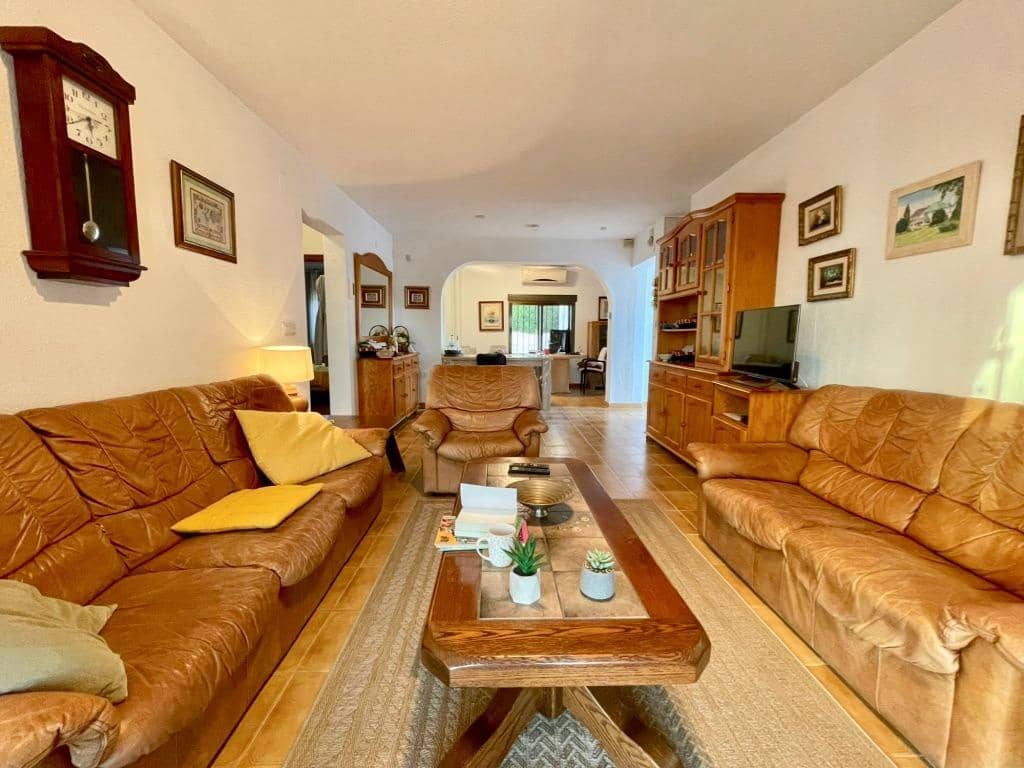 3 bedroom Villa for sale in Benidorm with pool garage - € 445,000 (Ref: 9454692)