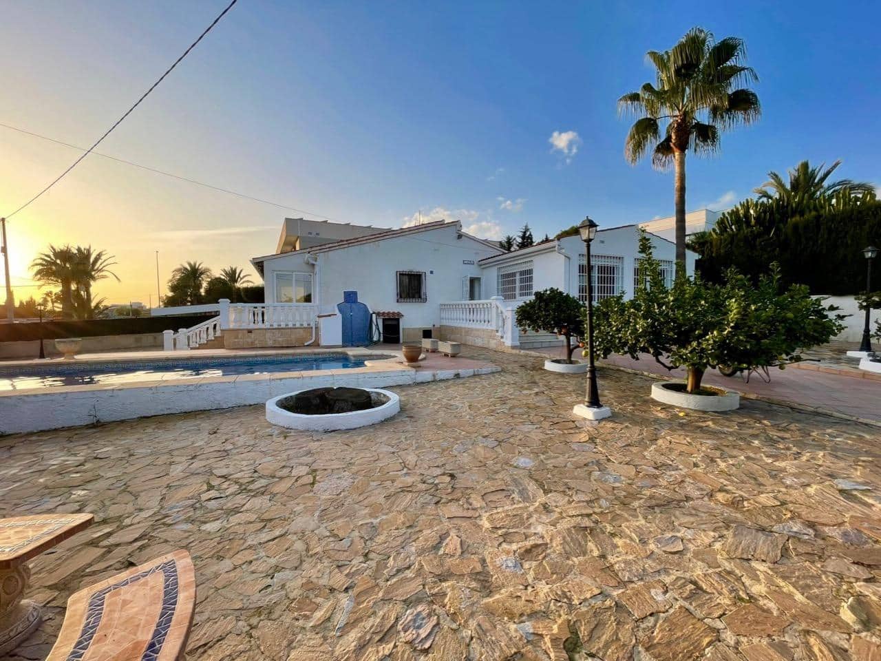 3 bedroom Villa for sale in Benidorm with pool garage - € 445,000 (Ref: 9454692)