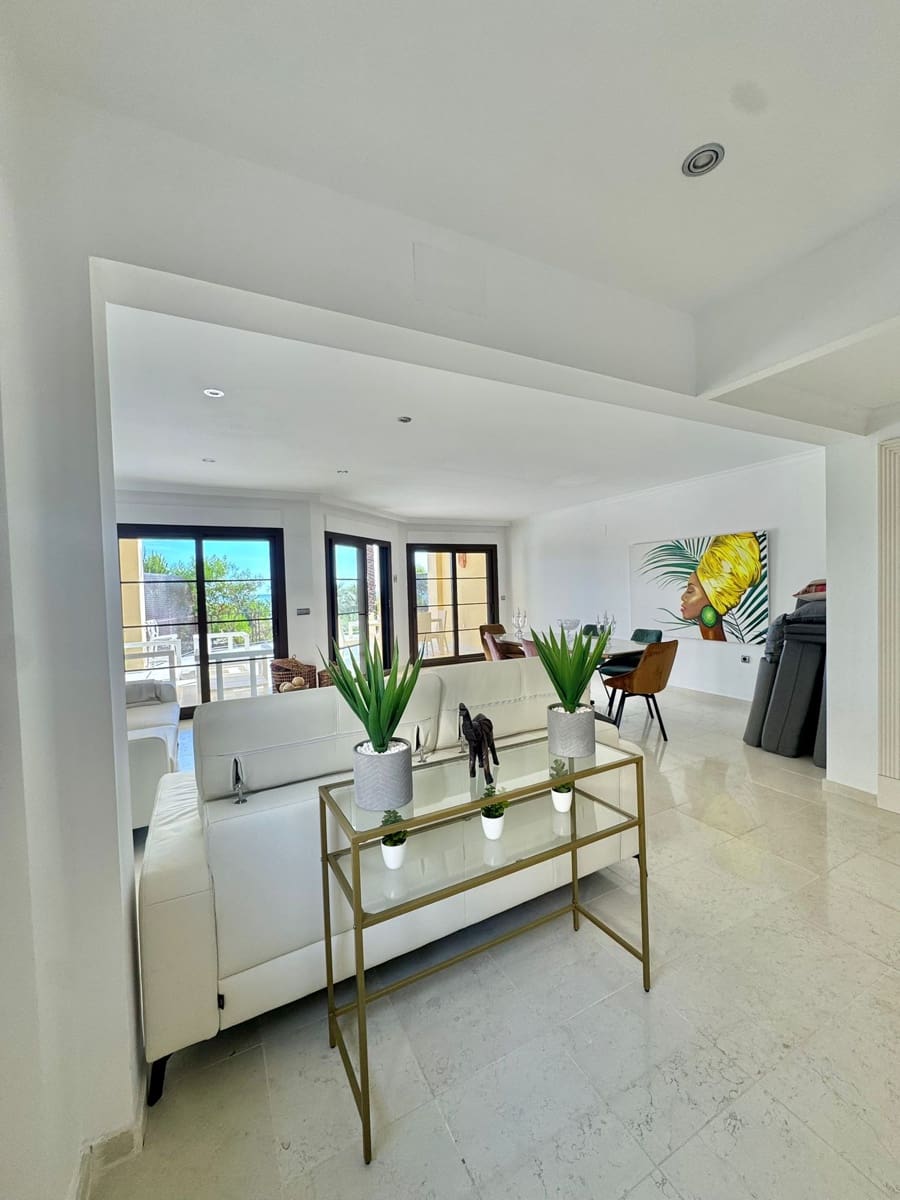 4 bedroom Bungalow for sale in Altea with pool garage - € 1,500,000 (Ref: 9454693)