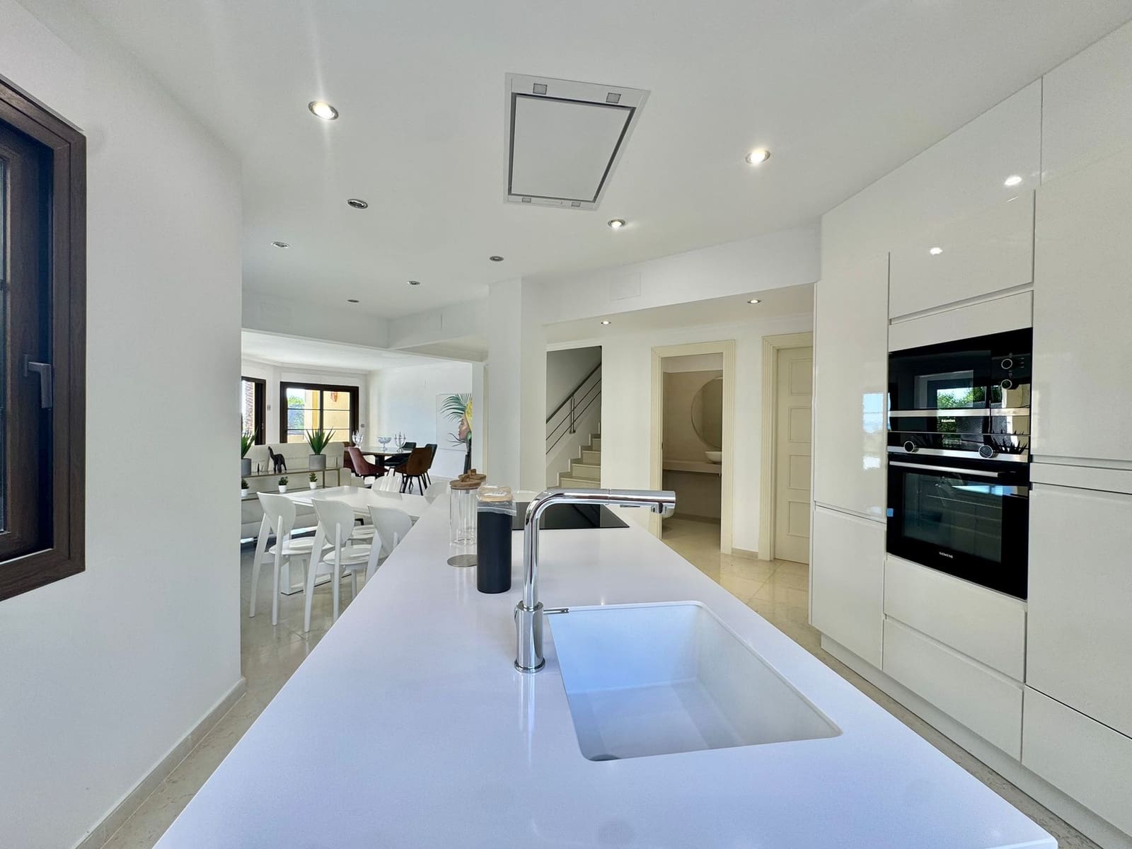 4 bedroom Bungalow for sale in Altea with pool garage - € 1,500,000 (Ref: 9454693)