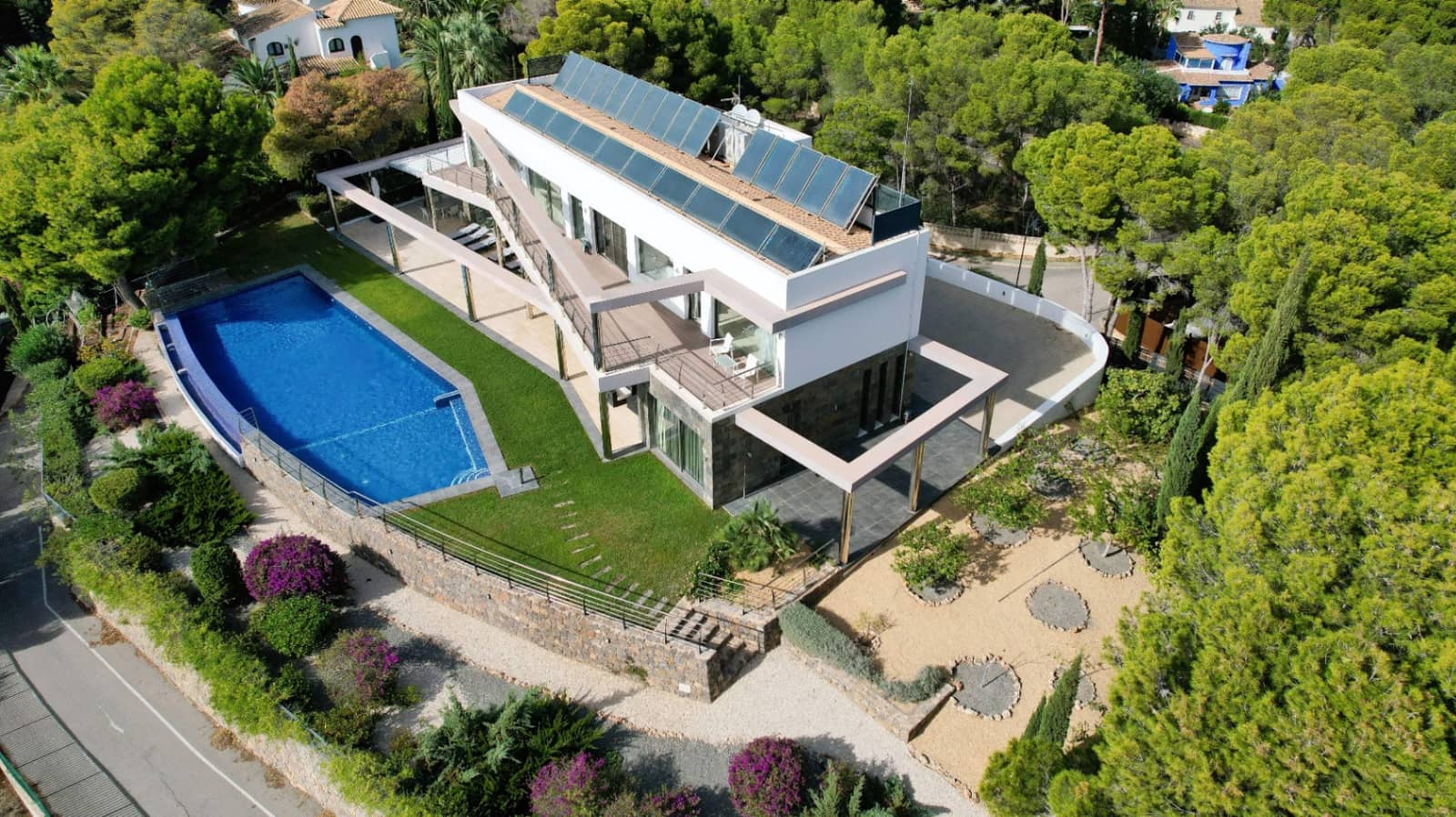 6 bedroom Villa for sale in Altea with pool - € 6,300,000 (Ref: 9457878)