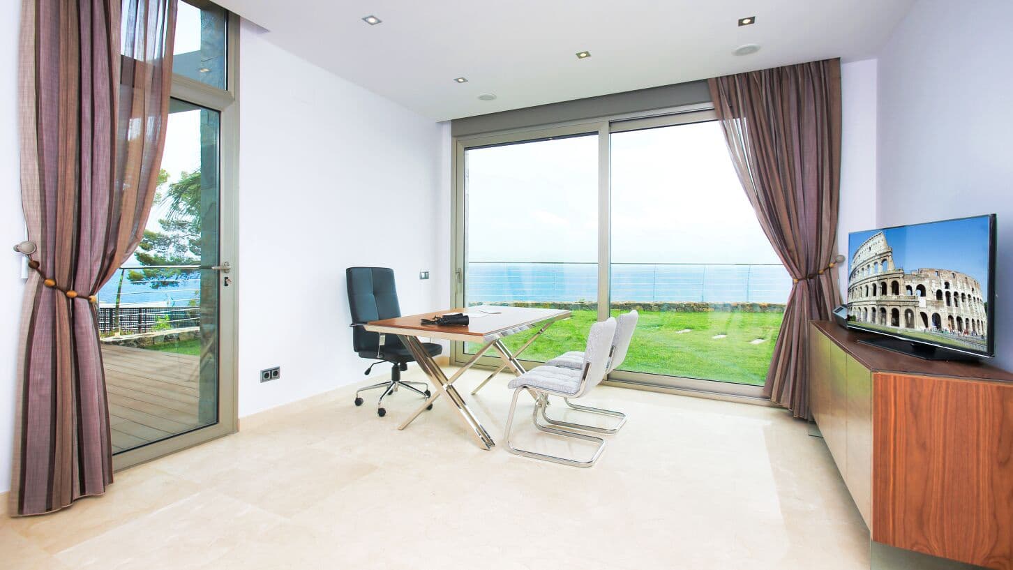 6 bedroom Villa for sale in Altea with pool - € 6,300,000 (Ref: 9457878)