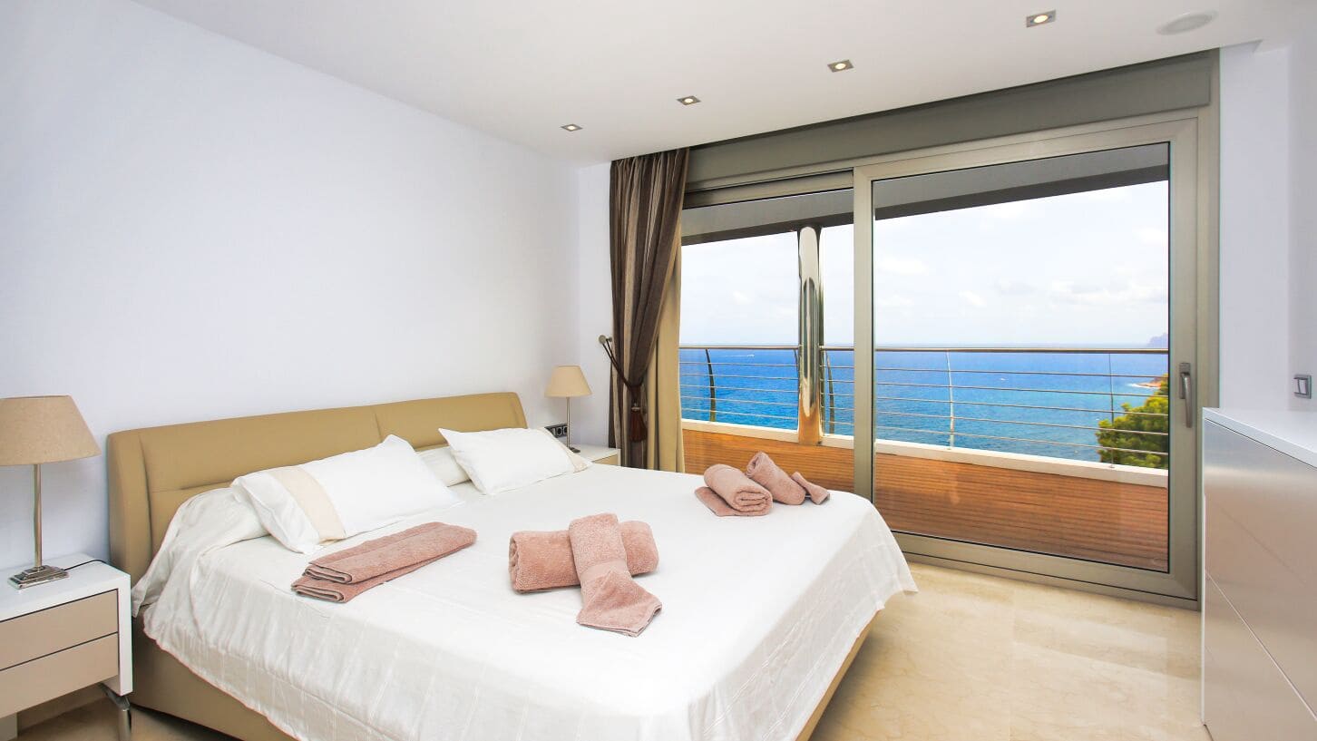 6 bedroom Villa for sale in Altea with pool - € 6,300,000 (Ref: 9457878)