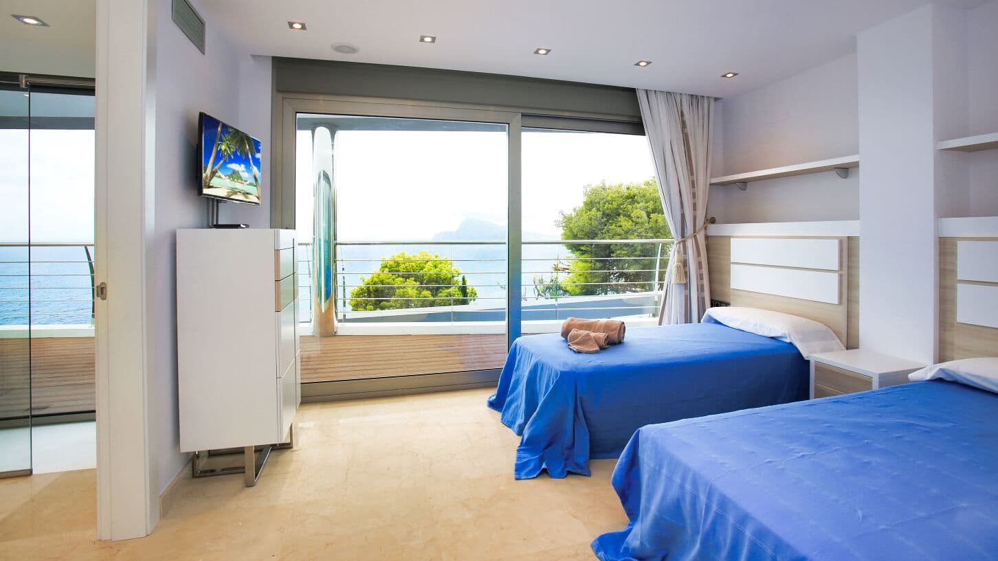 6 bedroom Villa for sale in Altea with pool - € 6,300,000 (Ref: 9457878)