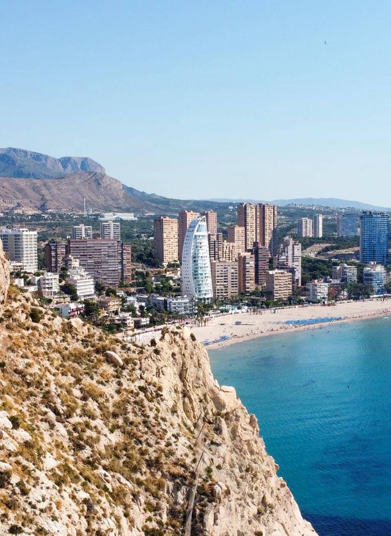 2 bedroom Apartment for sale in Benidorm with pool - € 1,200,000 (Ref: 9457882)