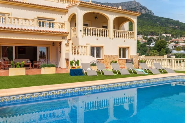 6 bedroom Villa for sale in Calpe / Calp with pool garage - € 1,200,000 (Ref: 9457885)
