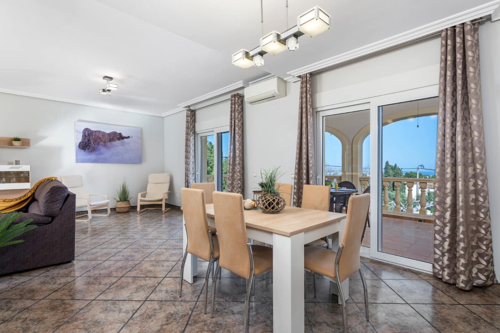 6 bedroom Villa for sale in Calpe / Calp with pool garage - € 1,200,000 (Ref: 9457885)