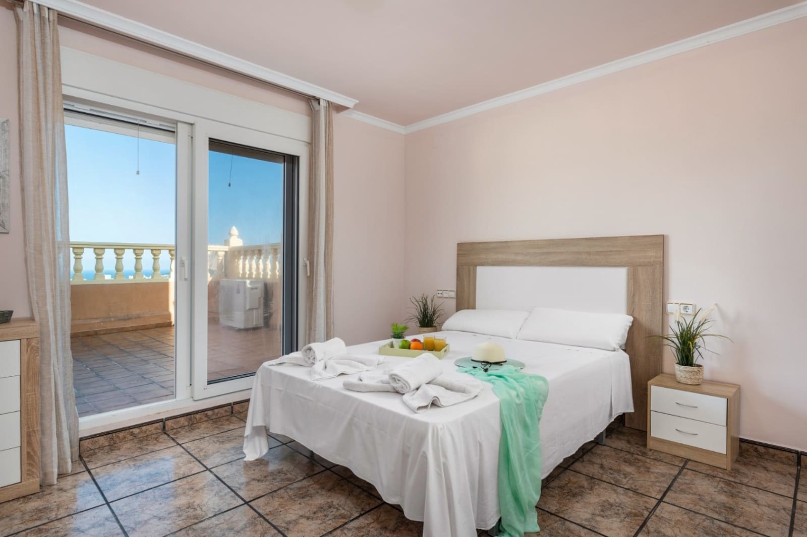 6 bedroom Villa for sale in Calpe / Calp with pool garage - € 1,200,000 (Ref: 9457885)