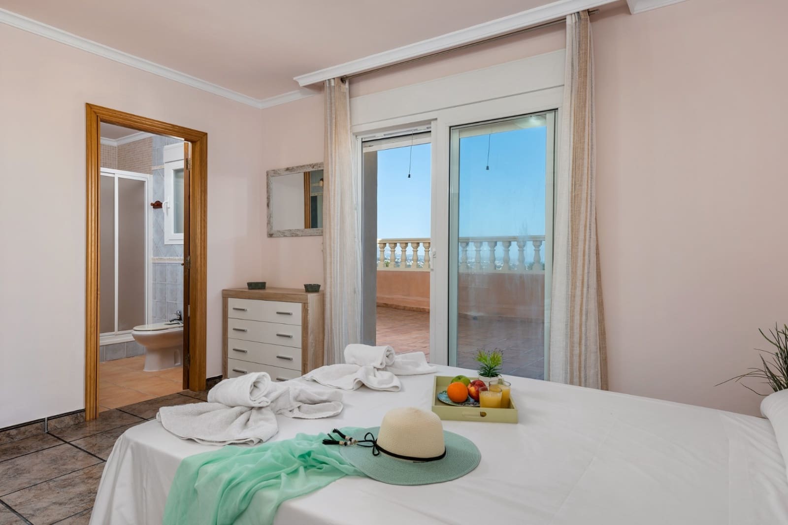 6 bedroom Villa for sale in Calpe / Calp with pool garage - € 1,200,000 (Ref: 9457885)