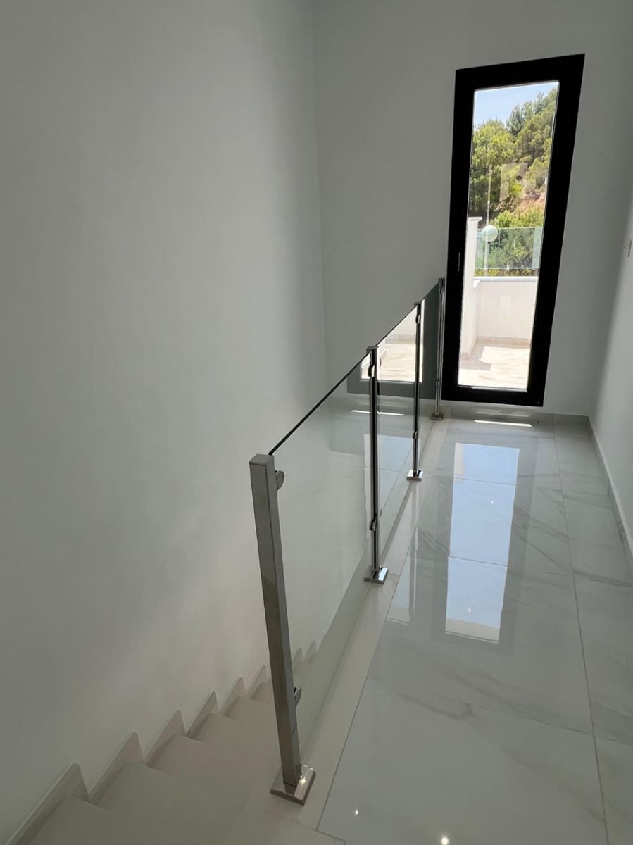 3 sypialnia Dom na sprzedaż w Polop z basenem garażem - 385 000 € (Ref: 9457901)