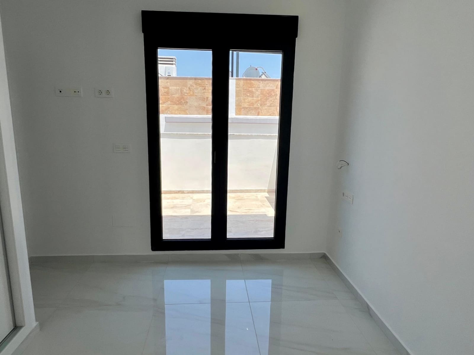 3 sypialnia Dom na sprzedaż w Polop z basenem garażem - 385 000 € (Ref: 9457901)