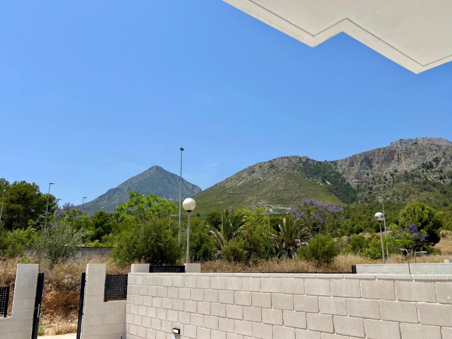 3 sypialnia Dom na sprzedaż w Polop z basenem garażem - 385 000 € (Ref: 9457901)