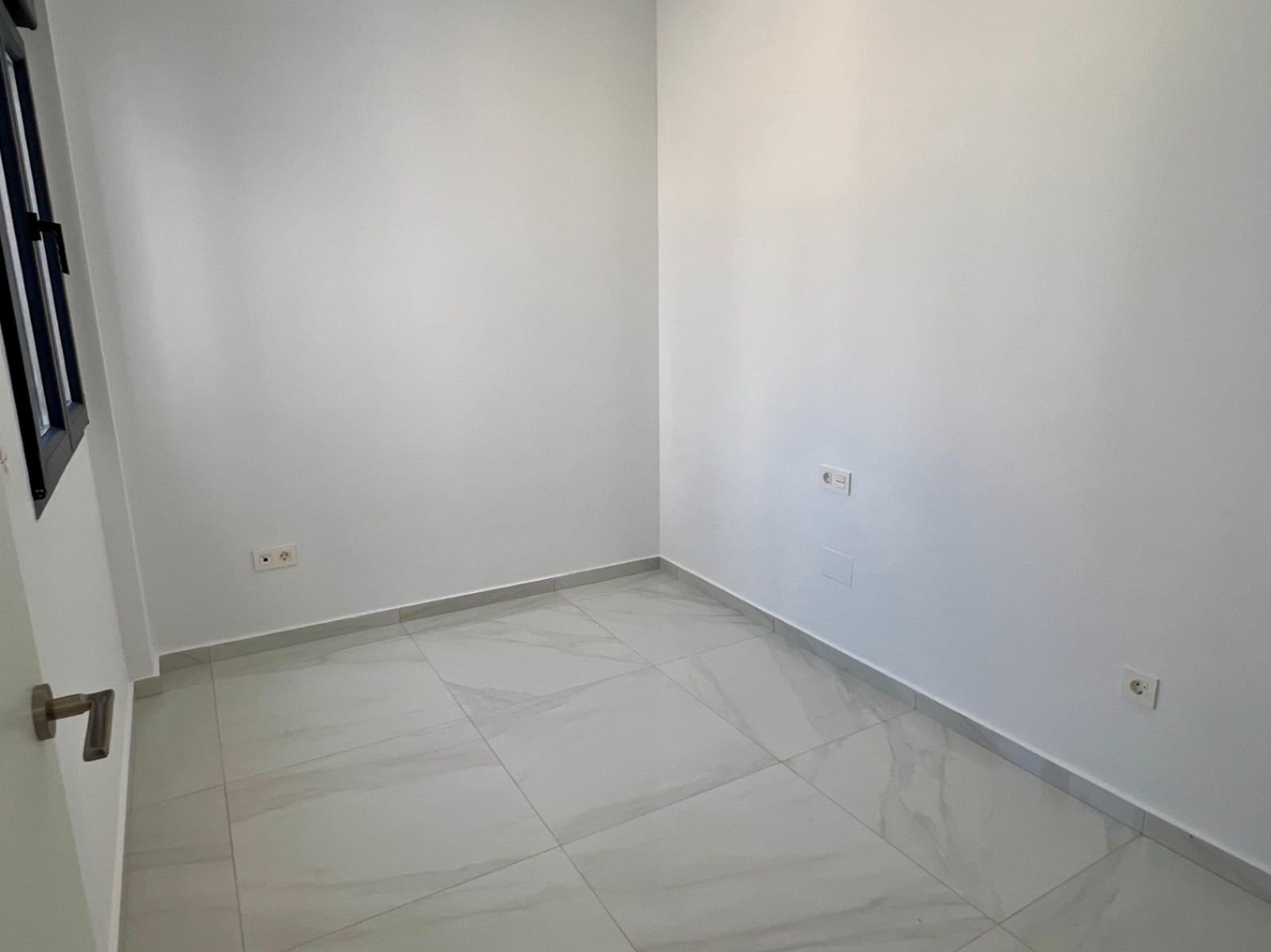 3 sypialnia Dom na sprzedaż w Polop z basenem garażem - 385 000 € (Ref: 9457901)