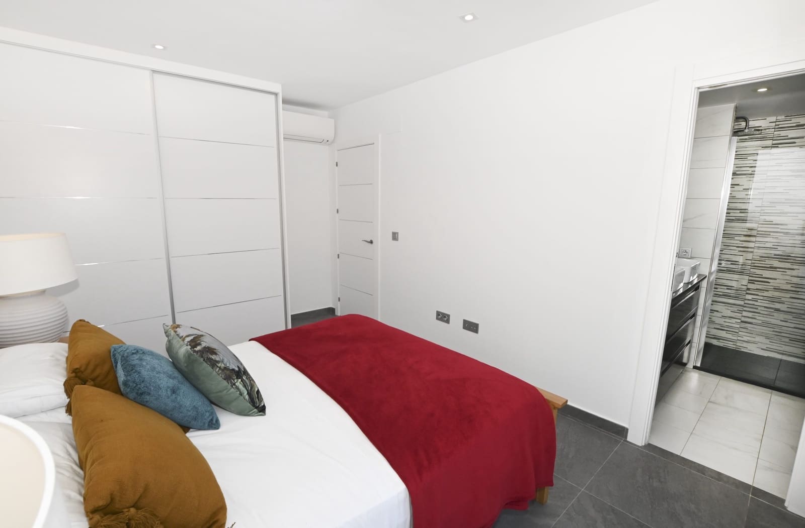 2 chambre Villa/Maison à vendre à Calpe / Calp avec piscine garage - 650 000 € (Ref: 9457950)