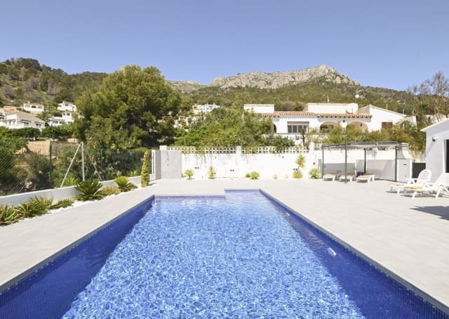 2 soverom Villa til salgs i Calpe / Calp med svømmebasseng garasje - € 650 000 (Ref: 9457950)