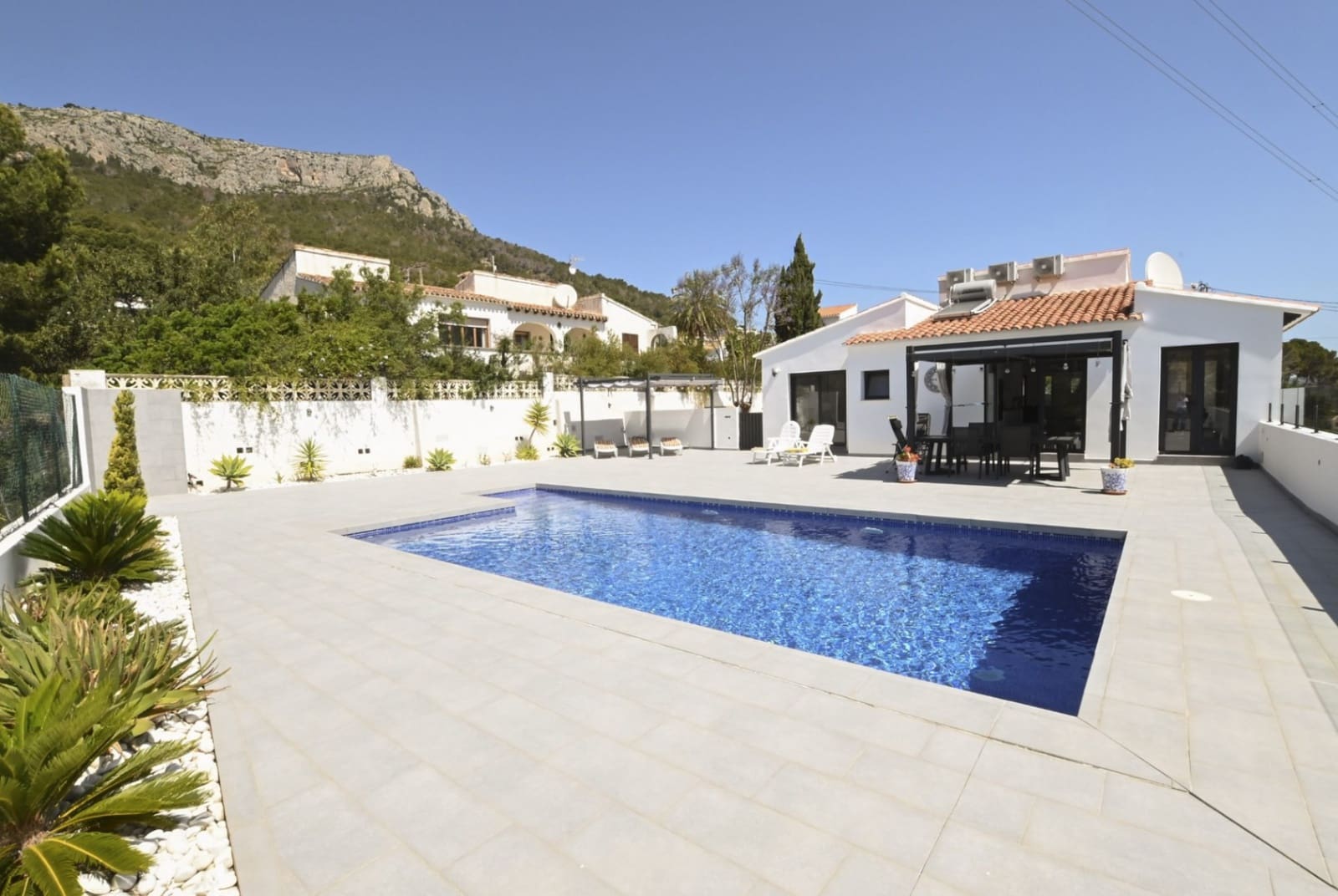 2 chambre Villa/Maison à vendre à Calpe / Calp avec piscine garage - 650 000 € (Ref: 9457950)