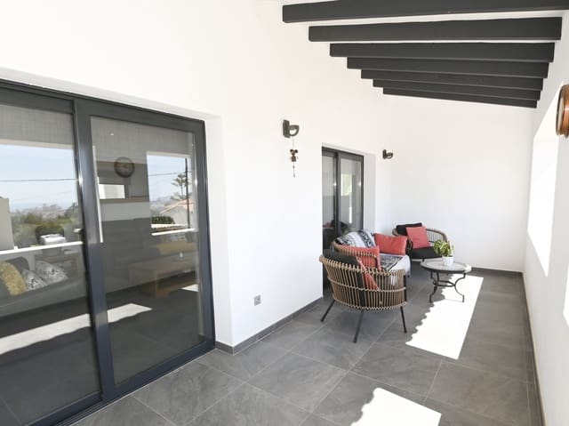 2 soverom Villa til salgs i Calpe / Calp med svømmebasseng garasje - € 650 000 (Ref: 9457950)