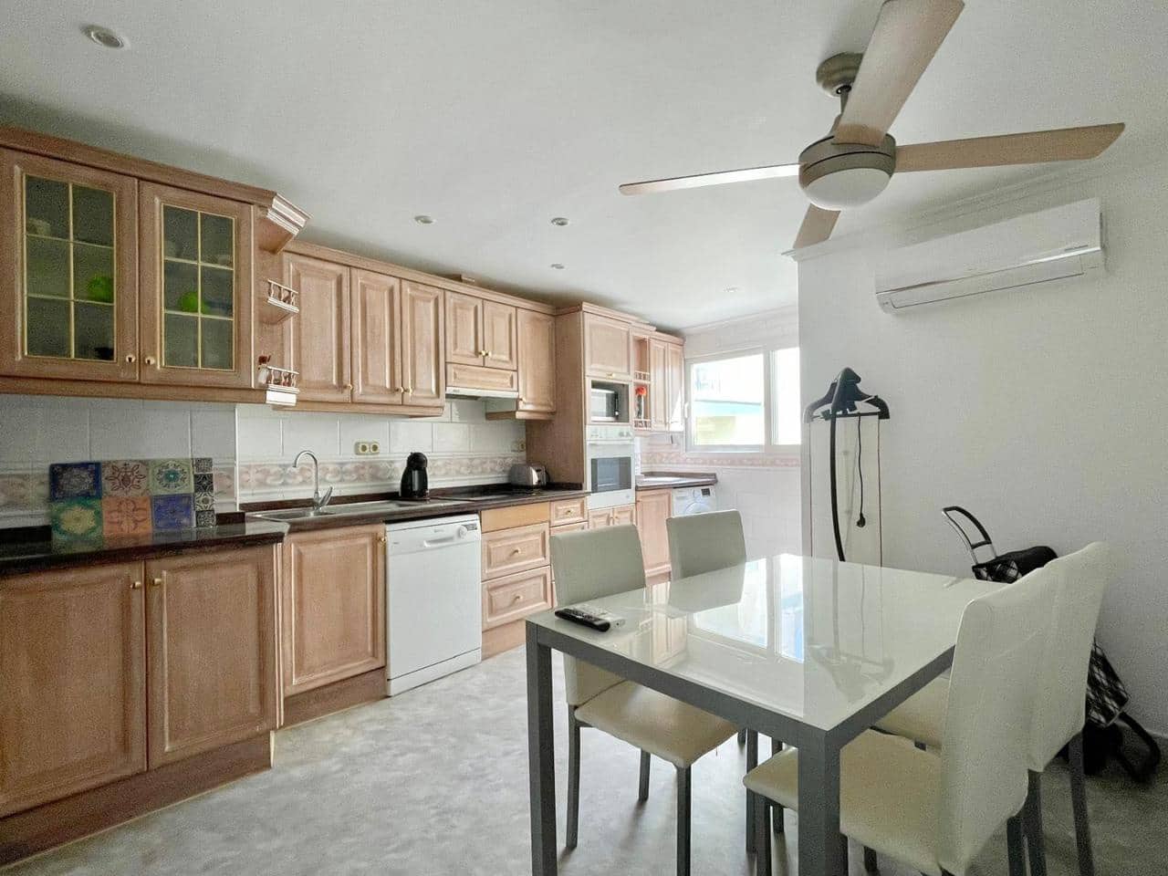 3 slaapkamer Penthouse te koop in Benidorm - € 700.000 (Ref: 9457957)