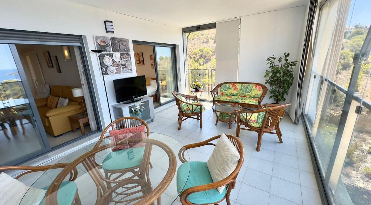 2 bedroom Apartment for sale in Benidorm with pool garage - € 329,000 (Ref: 9458065)