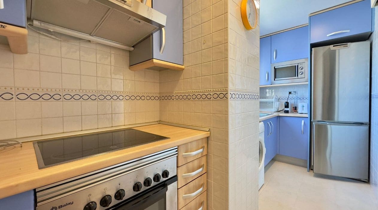 2 bedroom Apartment for sale in Benidorm with pool garage - € 329,000 (Ref: 9458065)