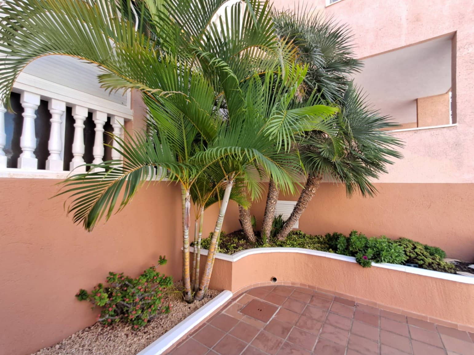 2 bedroom Apartment for sale in Benidorm with pool - € 215,000 (Ref: 9458107)