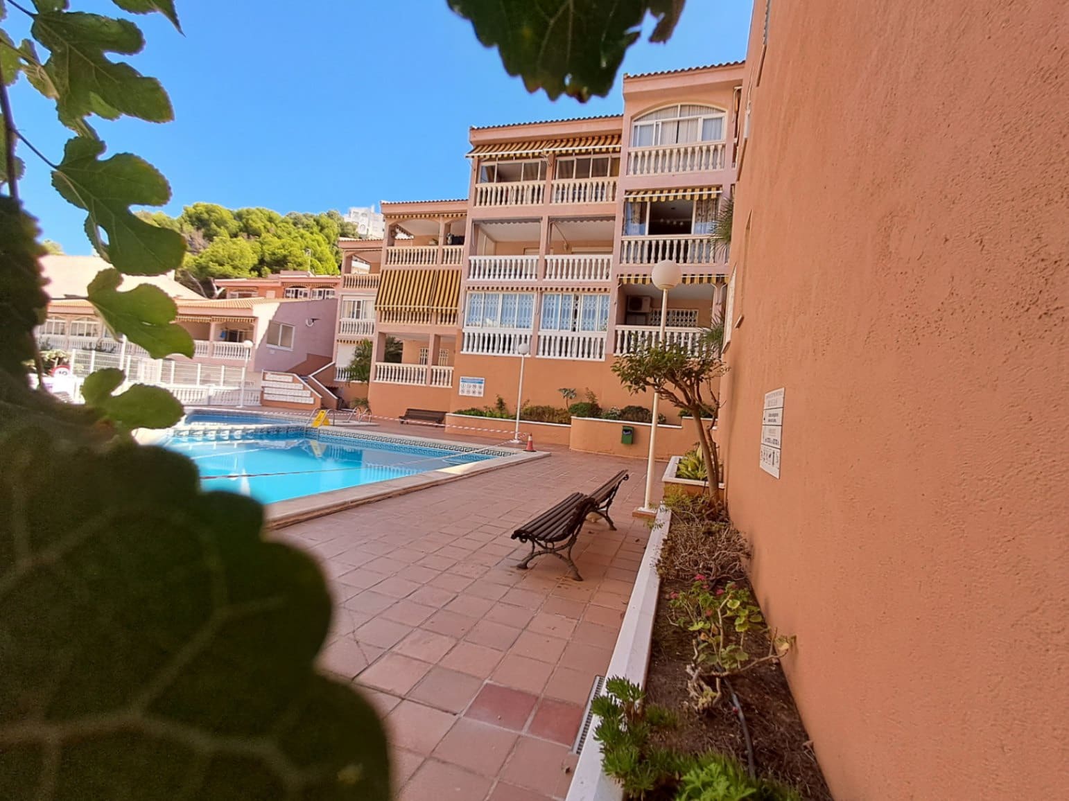 2 bedroom Apartment for sale in Benidorm with pool - € 215,000 (Ref: 9458107)