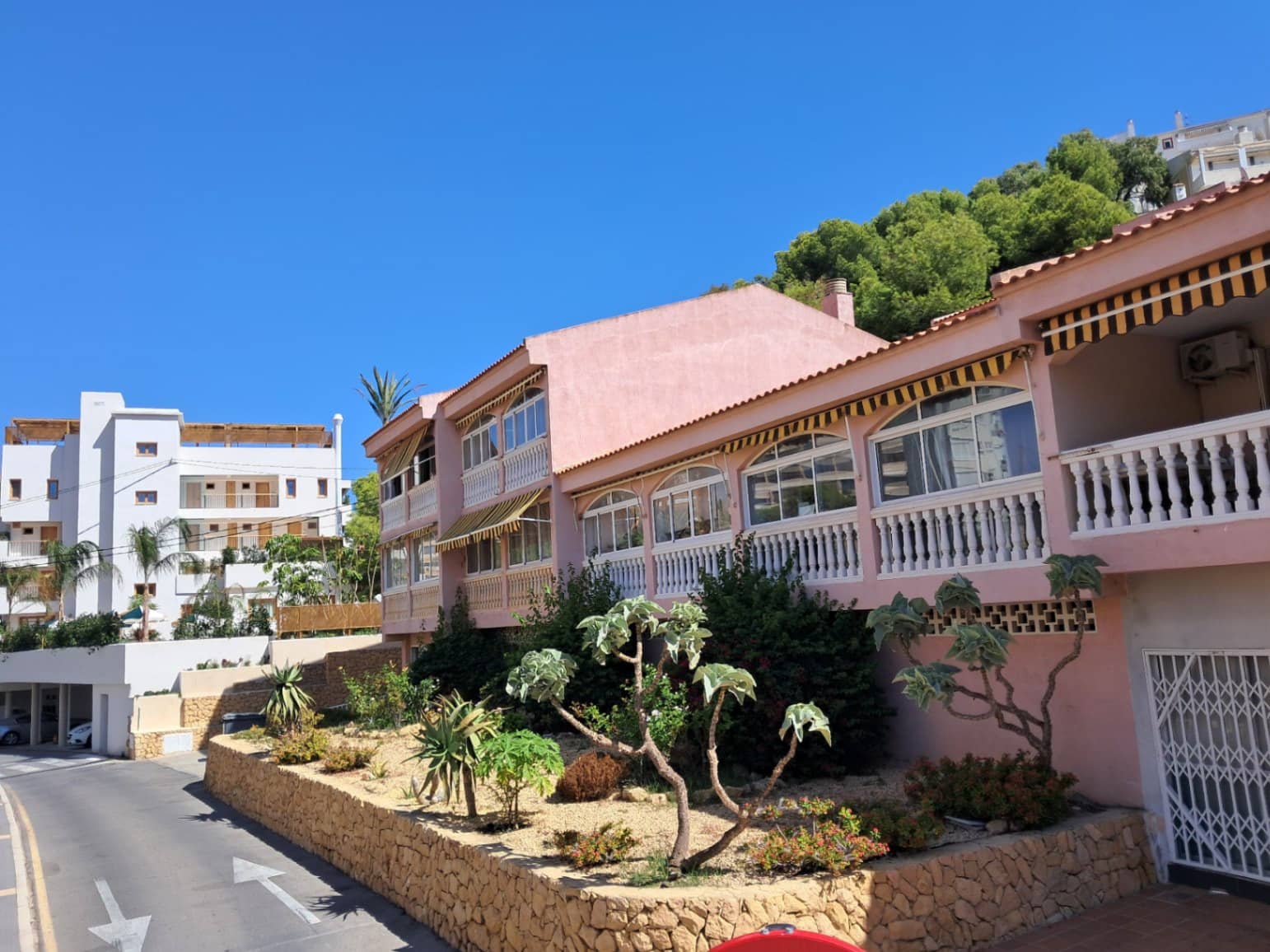 2 bedroom Apartment for sale in Benidorm with pool - € 215,000 (Ref: 9458107)