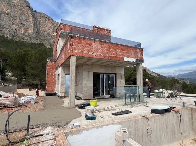 3 bedroom Villa for sale in Polop with pool garage - € 649,000 (Ref: 9458139)