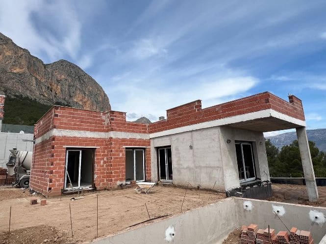 3 bedroom Villa for sale in Polop with pool garage - € 649,000 (Ref: 9458139)