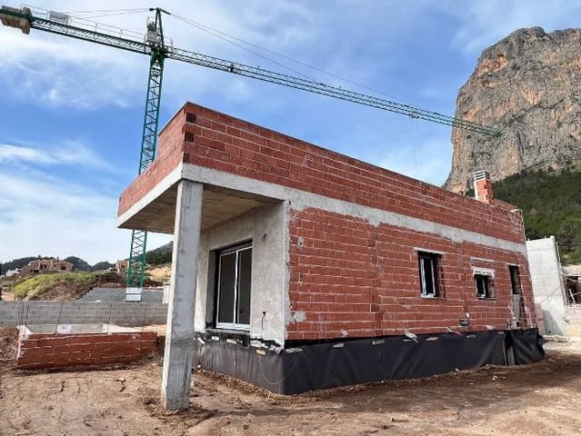 3 bedroom Villa for sale in Polop with pool garage - € 649,000 (Ref: 9458139)