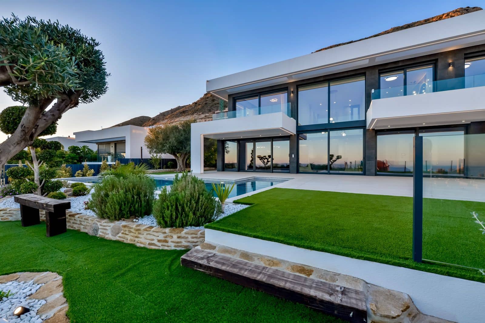 7 sypialnia Willa na sprzedaż w Benidorm z basenem garażem - 4 450 000 € (Ref: 9458141)