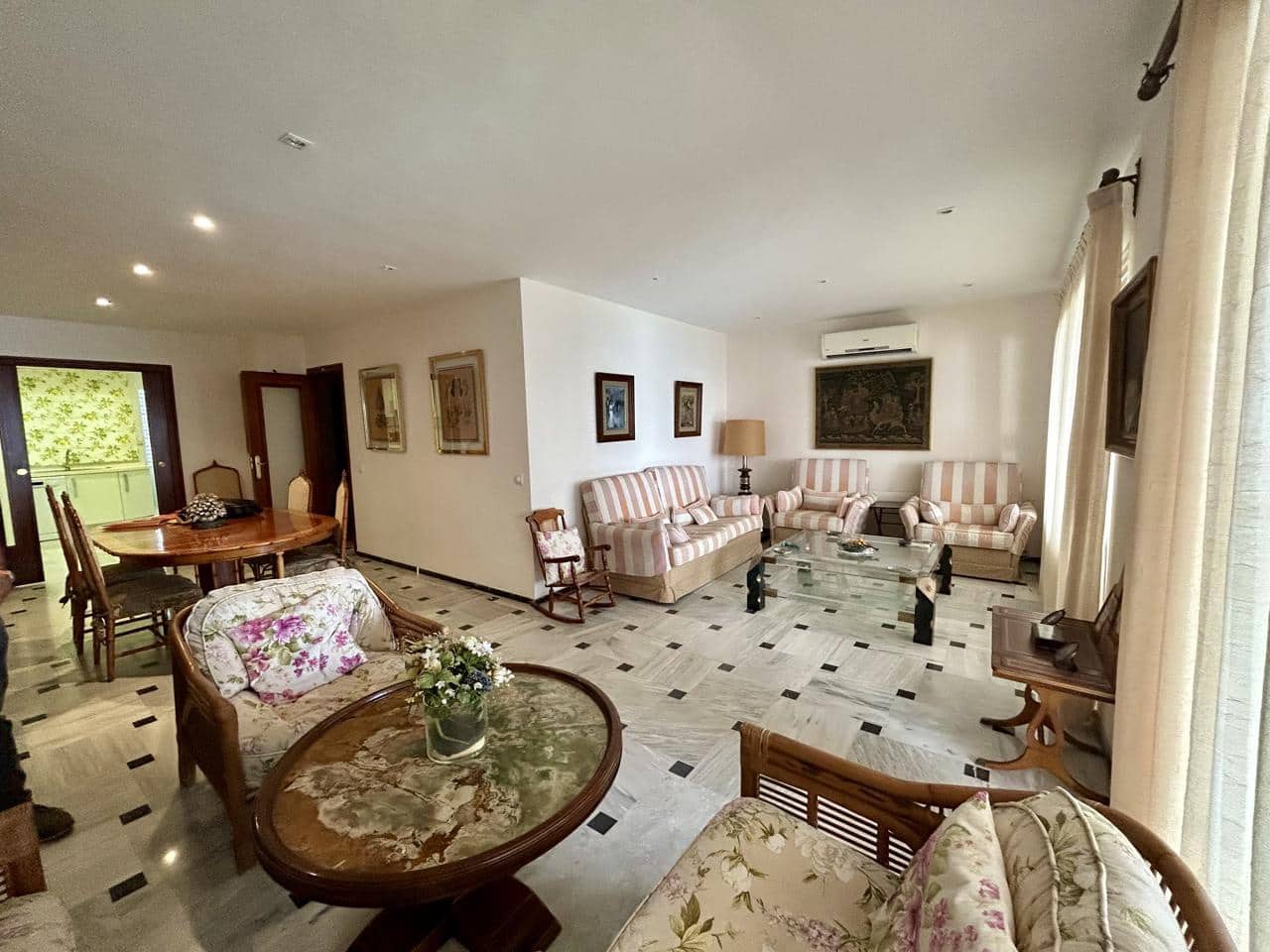 4 bedroom Apartment for sale in Benidorm with pool garage - € 900,000 (Ref: 9458142)