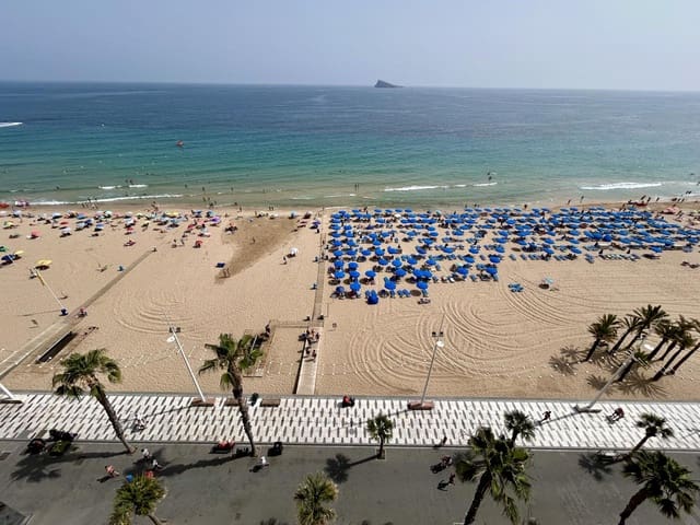 4 sypialnia Apartament na sprzedaż w Benidorm z basenem garażem - 900 000 € (Ref: 9458142)