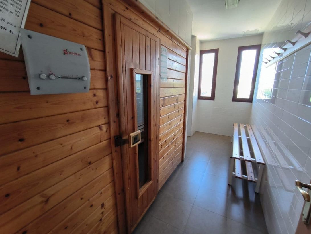 1 soverom Leilighet til salgs i Benidorm med svømmebasseng garasje - € 184 000 (Ref: 9458152)