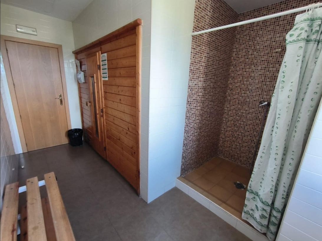 1 soverom Leilighet til salgs i Benidorm med svømmebasseng garasje - € 184 000 (Ref: 9458152)