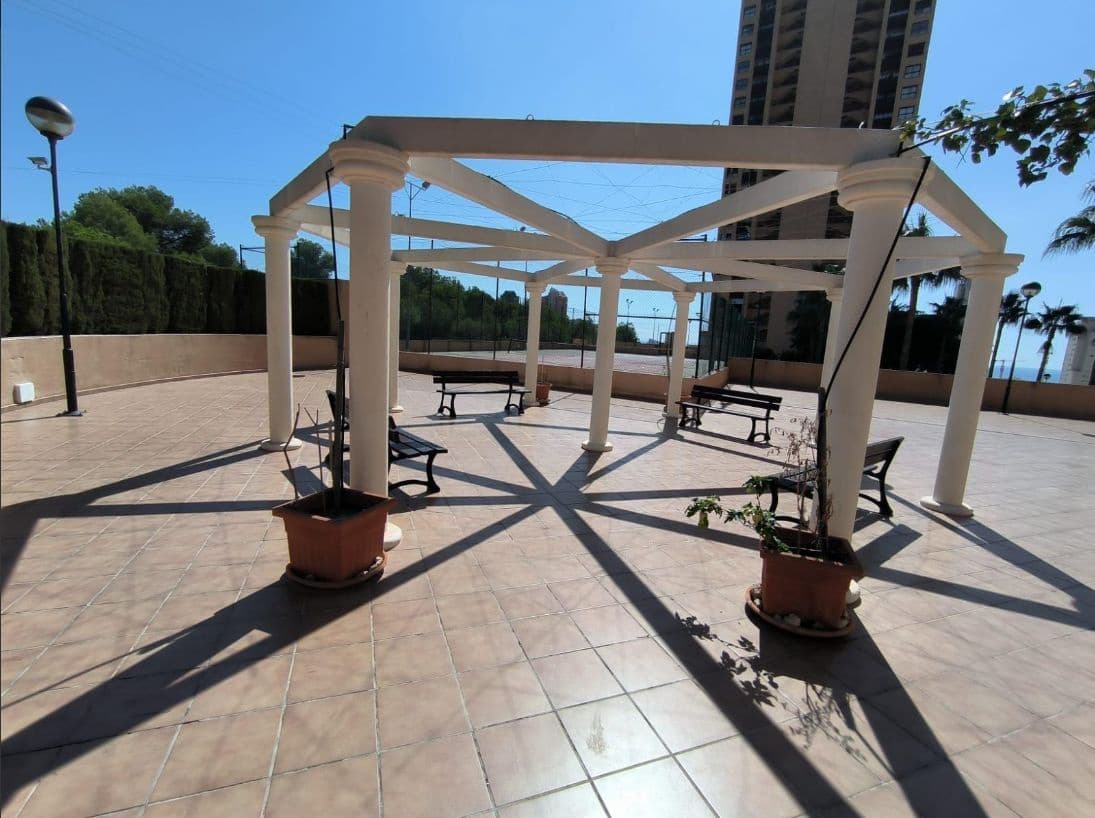 1 soverom Leilighet til salgs i Benidorm med svømmebasseng garasje - € 184 000 (Ref: 9458152)