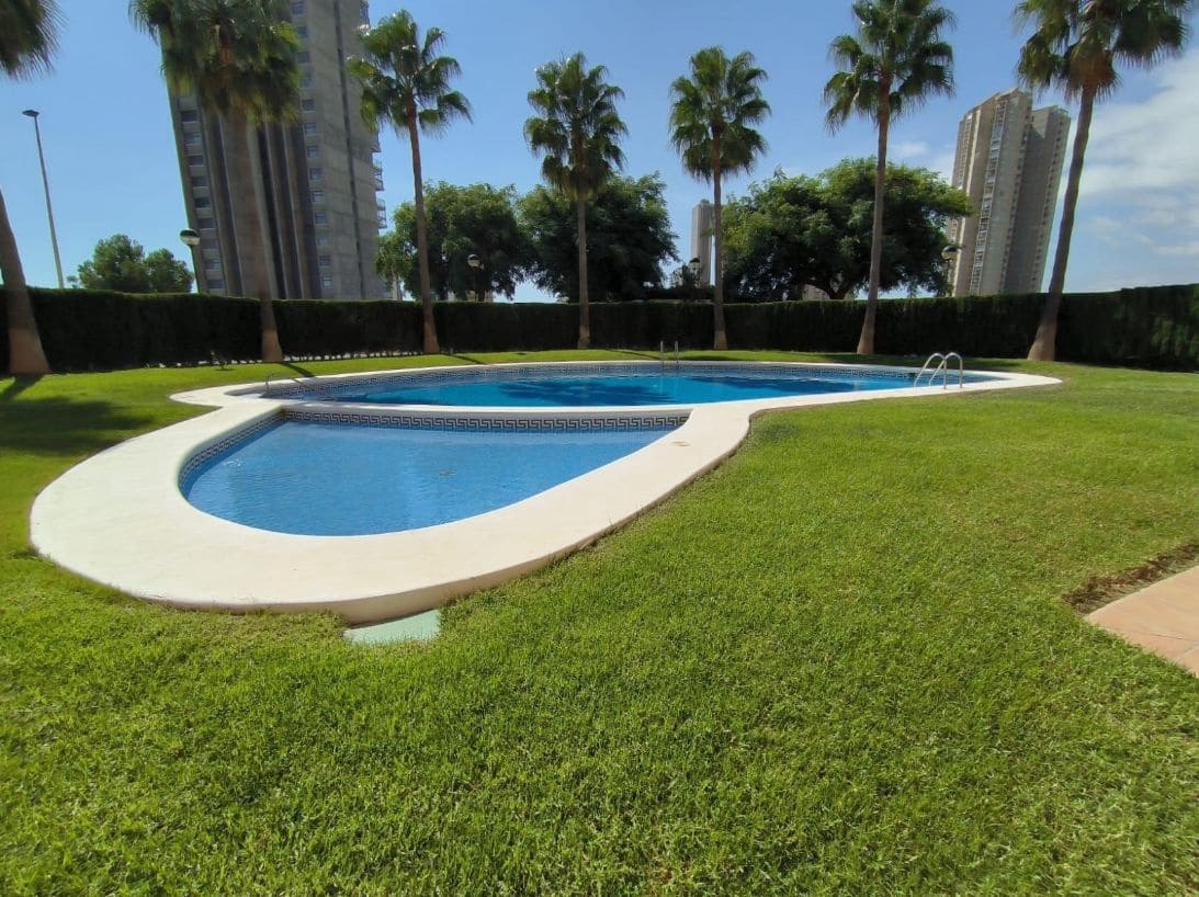 1 soverom Leilighet til salgs i Benidorm med svømmebasseng garasje - € 184 000 (Ref: 9458152)