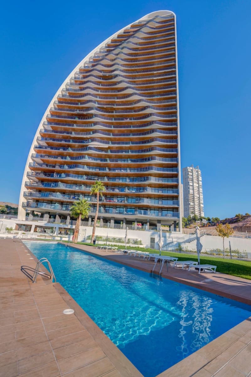 3 bedroom Apartment for sale in Benidorm with pool garage - € 679,000 (Ref: 9458157)