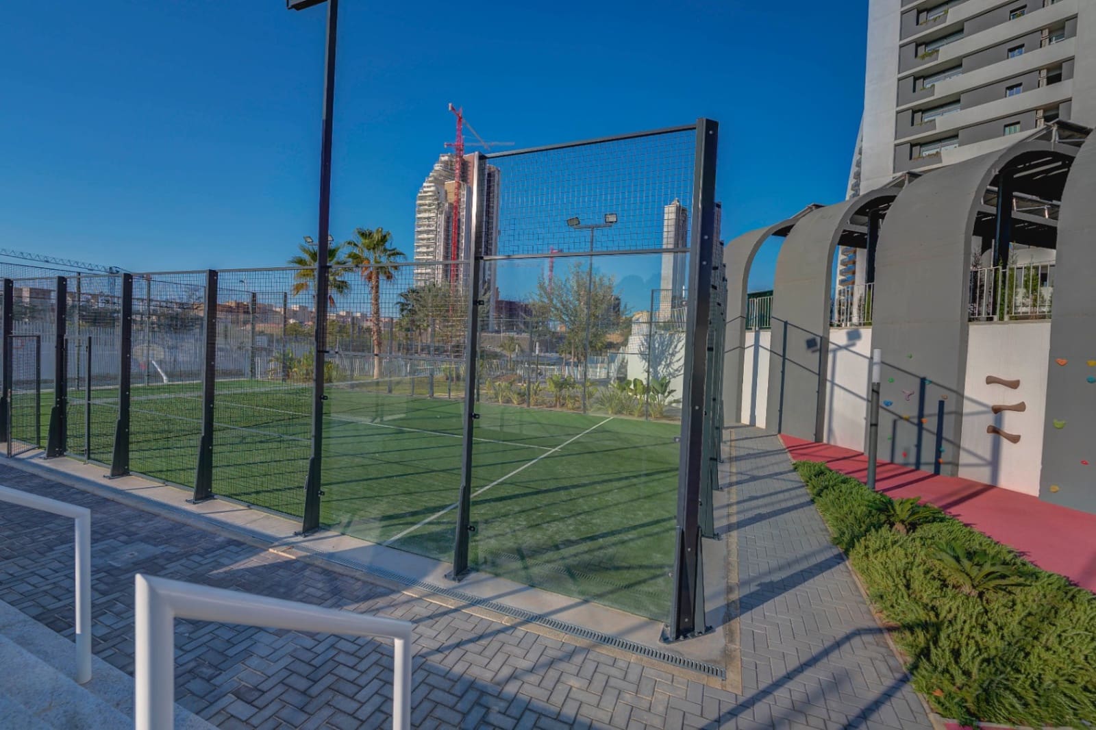 3 bedroom Apartment for sale in Benidorm with pool garage - € 679,000 (Ref: 9458157)