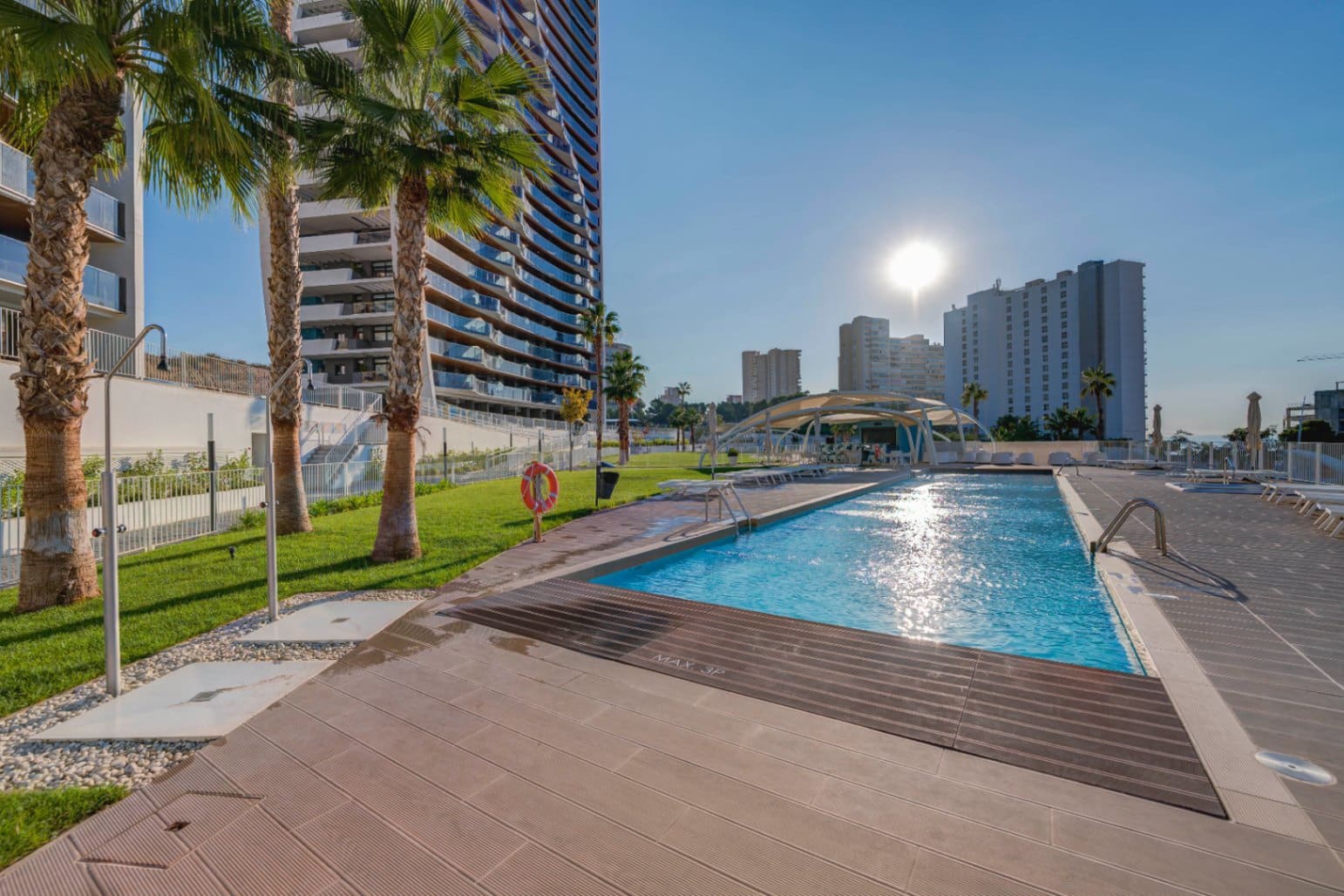 3 bedroom Apartment for sale in Benidorm with pool garage - € 679,000 (Ref: 9458157)