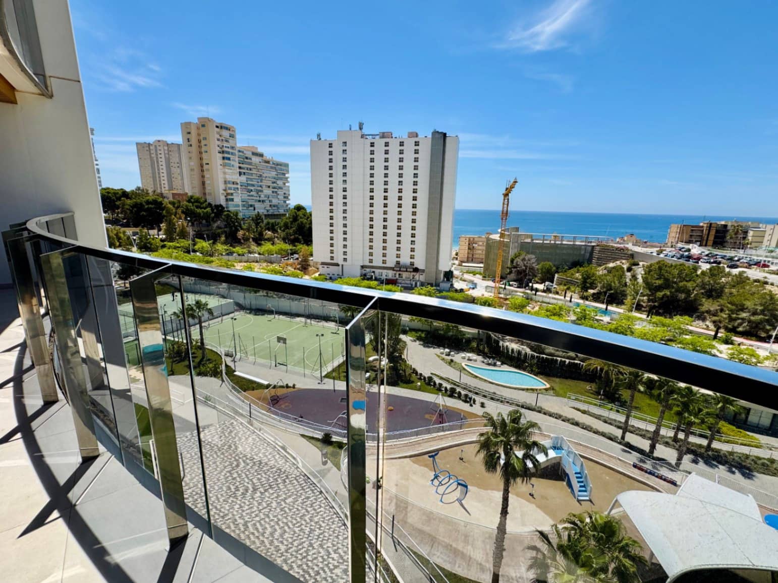 3 bedroom Apartment for sale in Benidorm with pool garage - € 679,000 (Ref: 9458157)