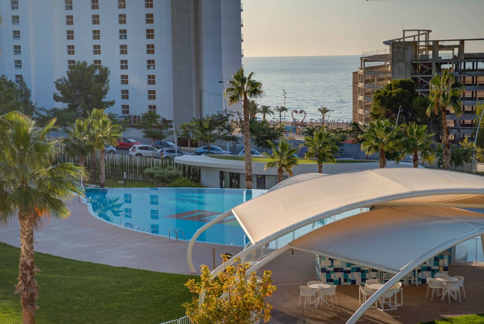 3 bedroom Apartment for sale in Benidorm with pool garage - € 679,000 (Ref: 9458157)