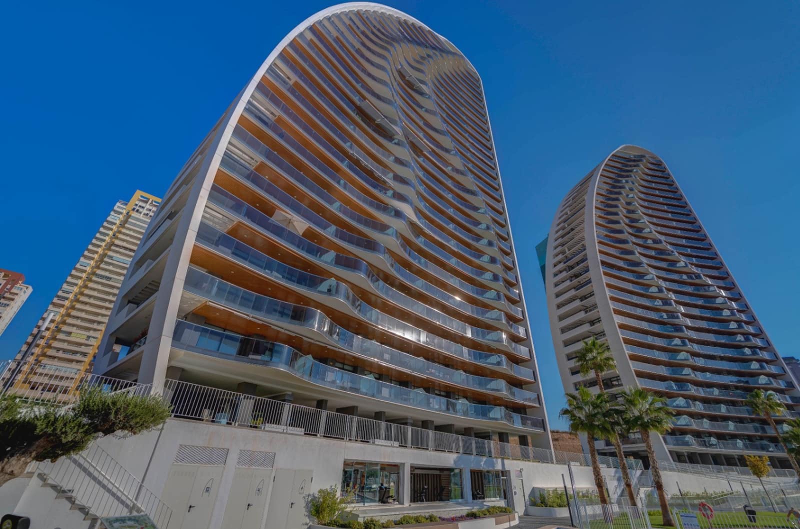 3 bedroom Apartment for sale in Benidorm with pool garage - € 679,000 (Ref: 9458157)