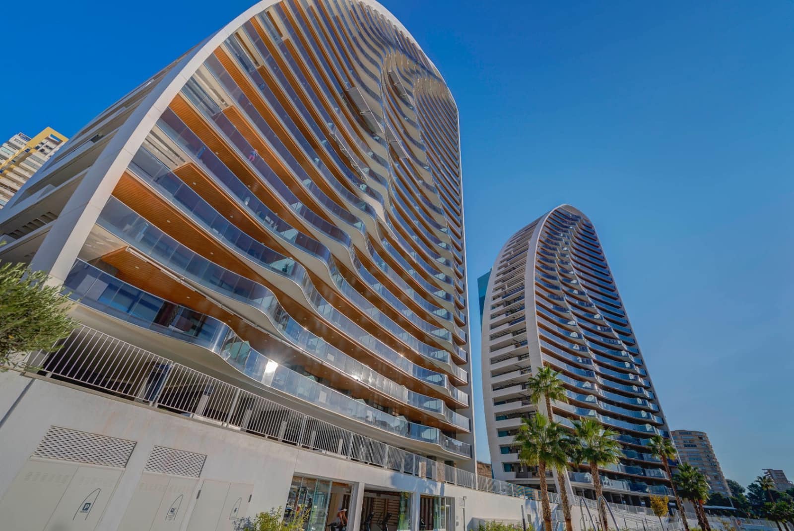 3 bedroom Apartment for sale in Benidorm with pool garage - € 679,000 (Ref: 9458157)