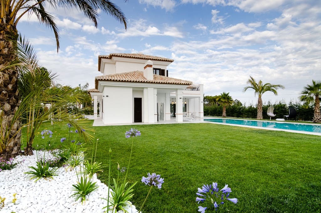 5 bedroom Villa for sale in Finestrat with pool garage - € 2,100,000 (Ref: 9458166)