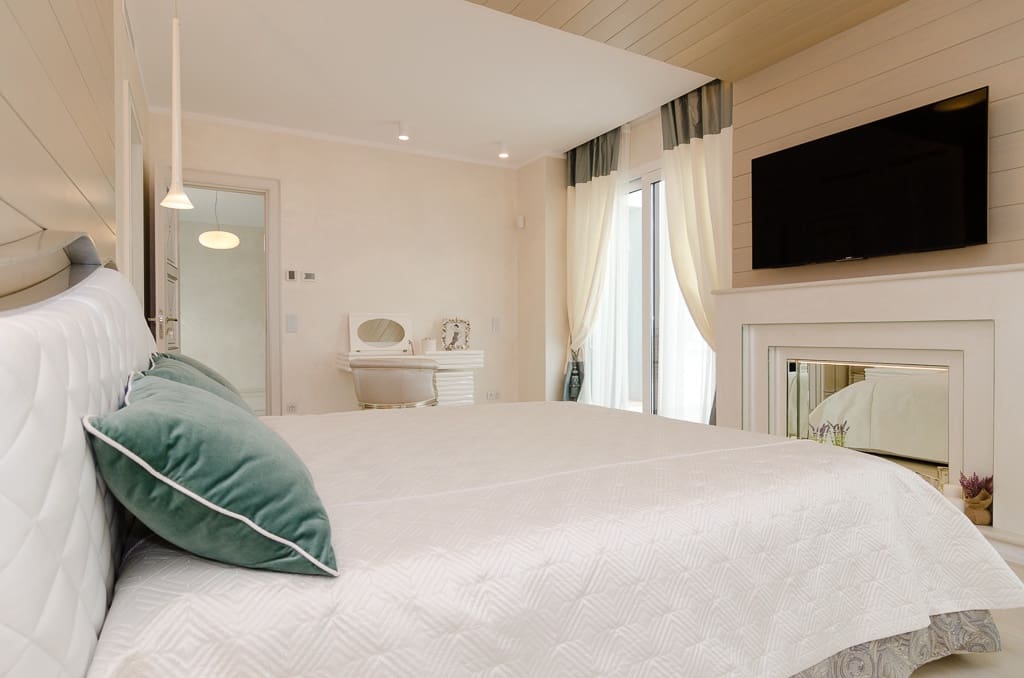 5 bedroom Villa for sale in Finestrat with pool garage - € 2,100,000 (Ref: 9458166)