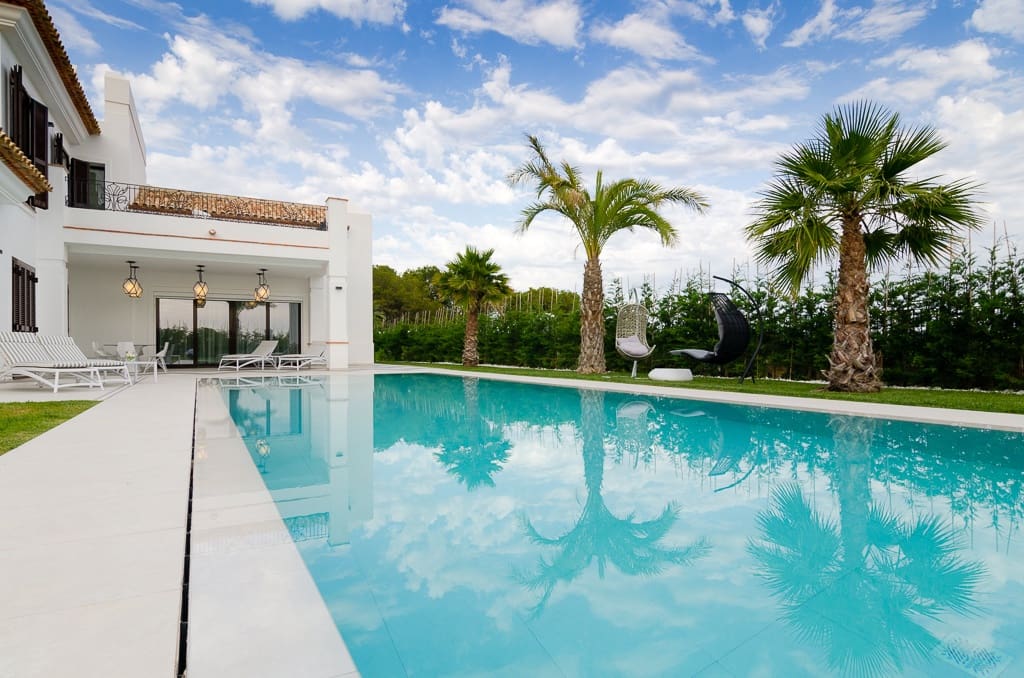 5 bedroom Villa for sale in Finestrat with pool garage - € 2,100,000 (Ref: 9458166)