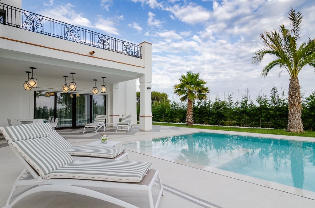 5 bedroom Villa for sale in Finestrat with pool garage - € 2,100,000 (Ref: 9458166)