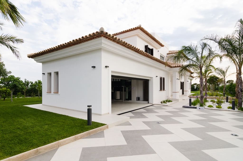 5 bedroom Villa for sale in Finestrat with pool garage - € 2,100,000 (Ref: 9458166)